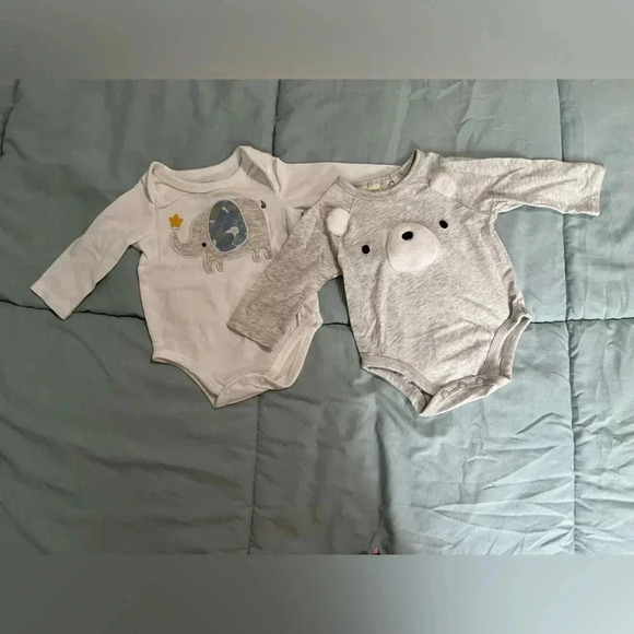 First Impressions Bundle of two onsie Size Newborn - Picture 1 of 9